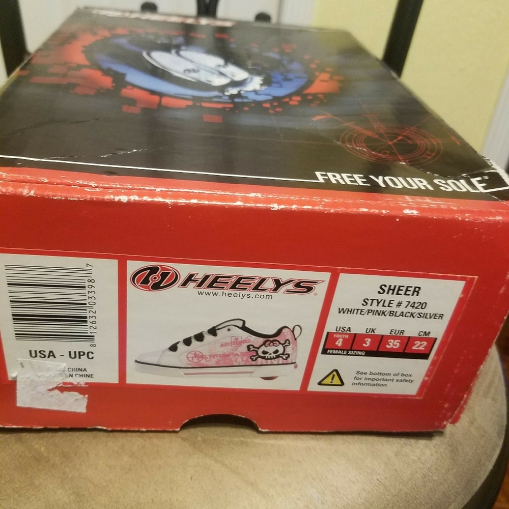 Shoes - Picture 8 of 8